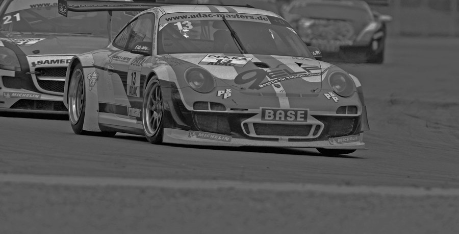Rennwagen von Dutt Motorsport beim ADAC GT Masters, Startnummer 13
